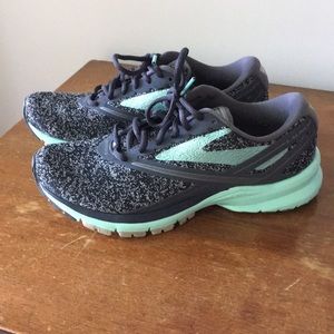 Brooks Launch 4
